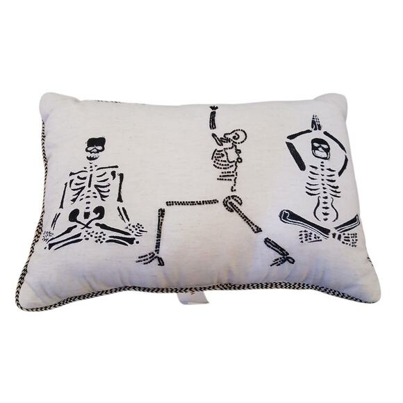 Kohl's Other - Halloween Black Bats Beaded Throw Pillow by Noir Night Silver Decorative 12"x18"